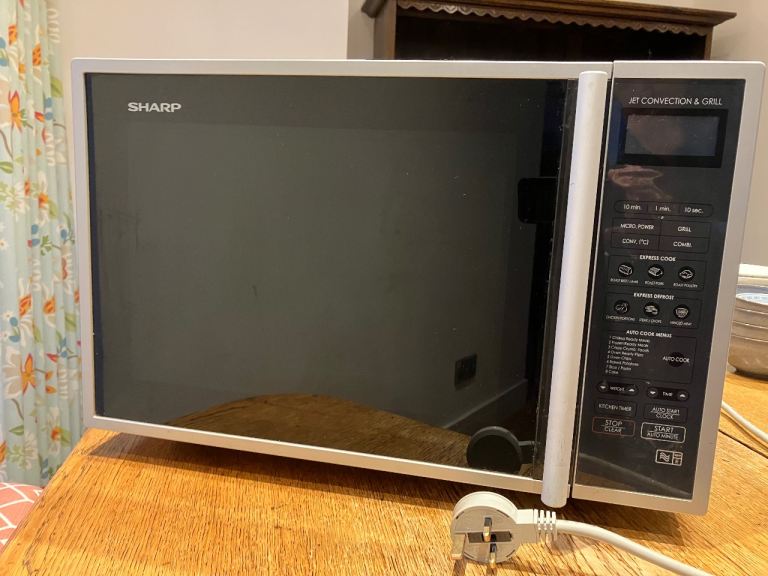 Sharp combi microwave, convection oven and grill. Turntable. 