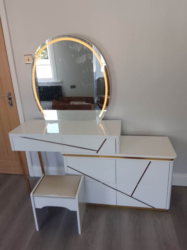 Furniture fittings assemble 
