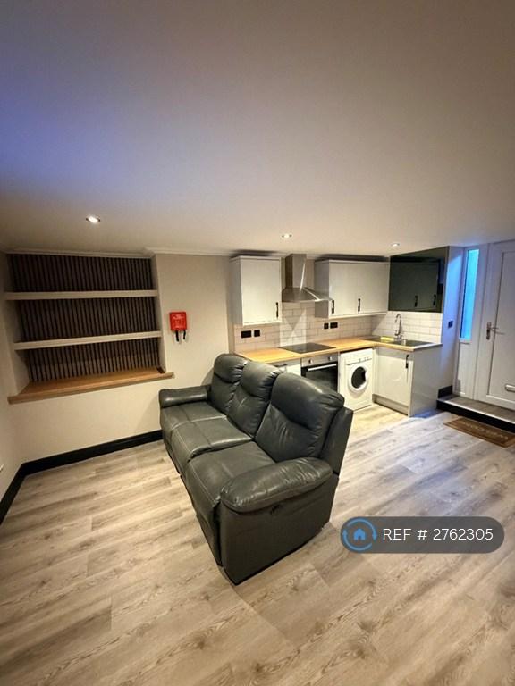 1 bedroom flat in Rosemont Road, Leeds, LS13 (1 bed) (#2762305)