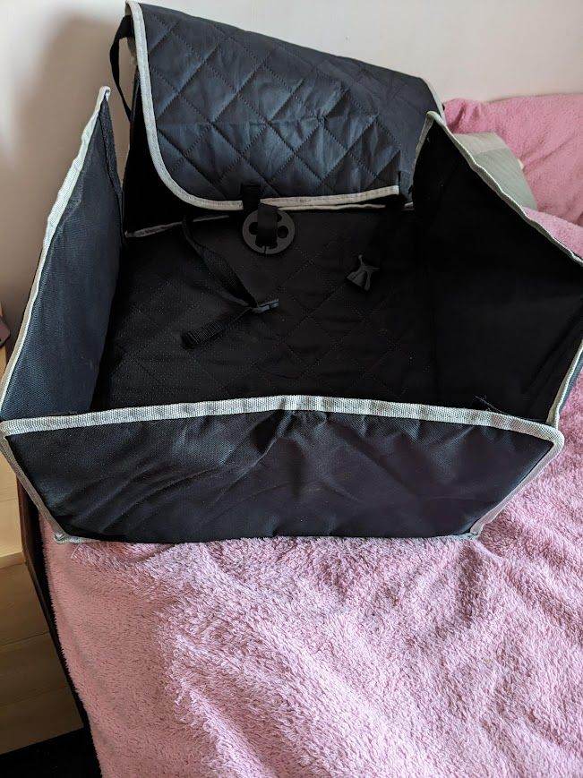 Car seat booster/carrier with straps for small dogs