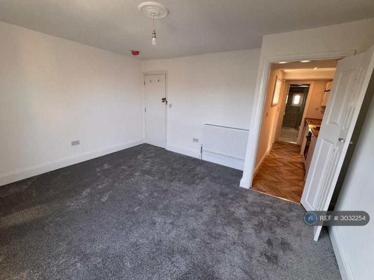 1 bedroom flat in Bedminster, Bristol, BS3 (1 bed) (#3032254)