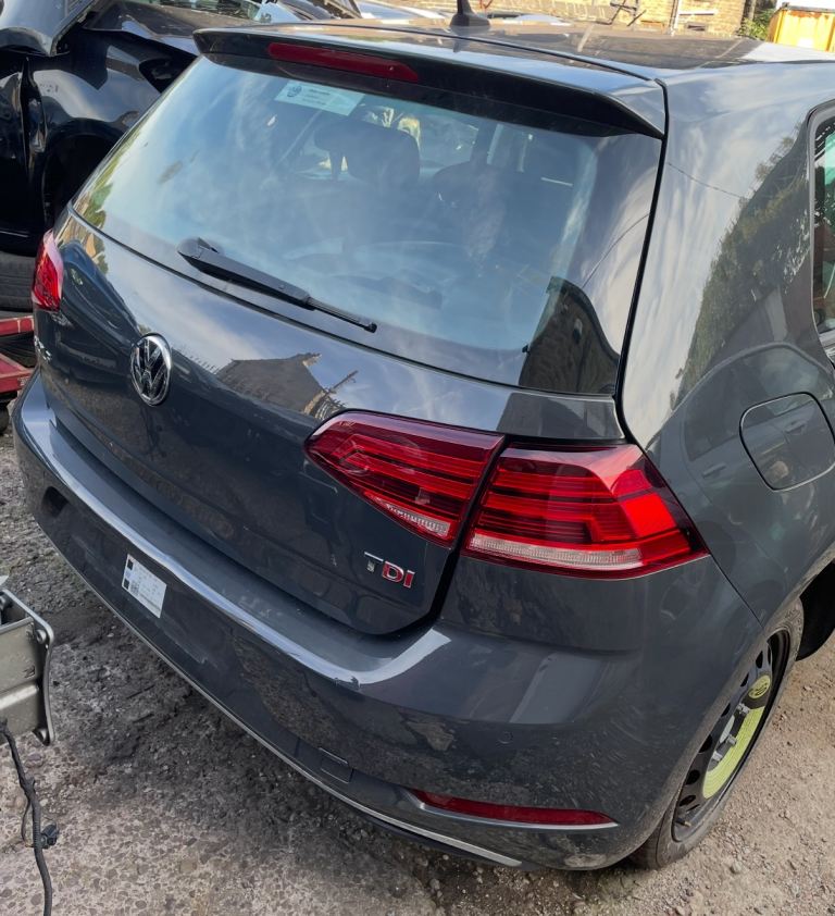 Volkswagen Golf MK7.5 Breaking for Parts.