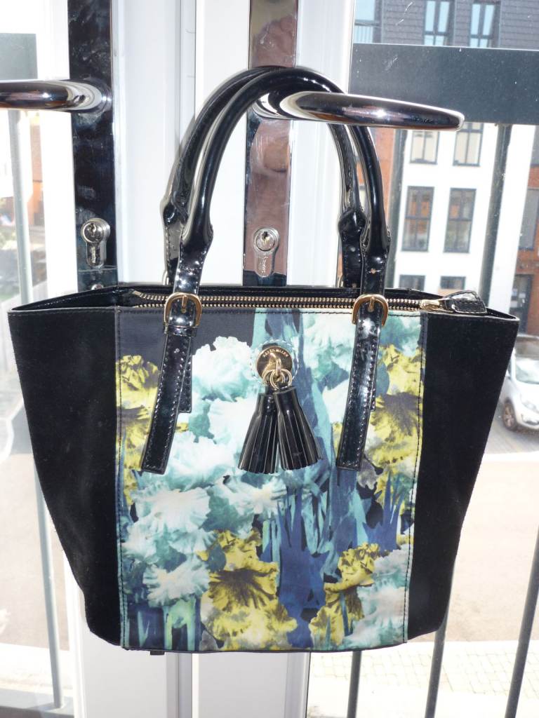  a  fabulous Karen Millen bag 
