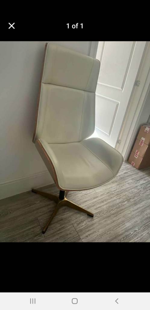 Comfortable cream  Leather Swivel Chair – Good Condition