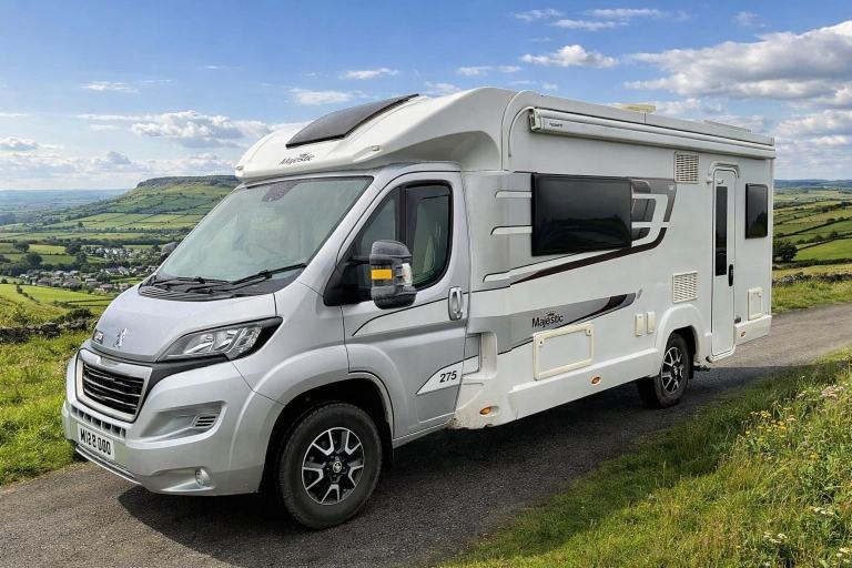 Elddis Majestic 275, 2 berth, 2 belted seats, front lounge motorhome for sale