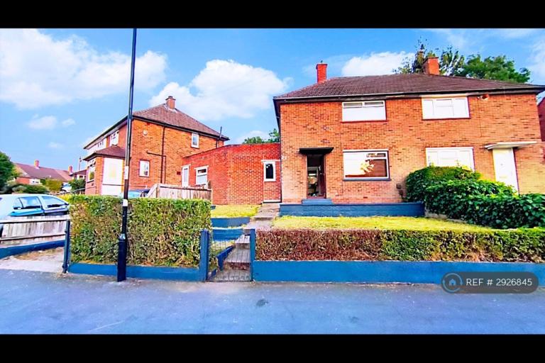 2 bedroom house in Frimley Close, New Addington, CR0 (2 bed) (#2926845)