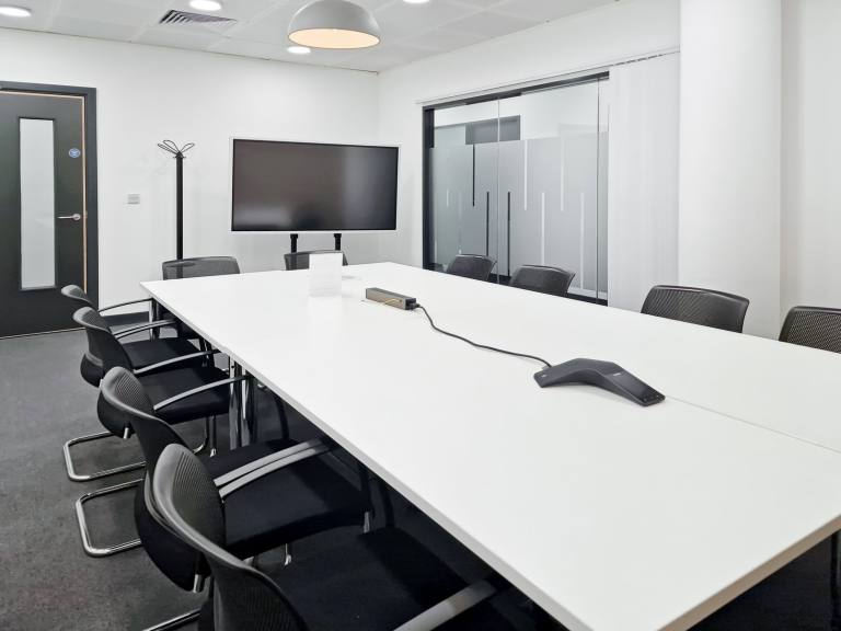East Kilbride - G74 5PR \ Customisable Large Office for Rent