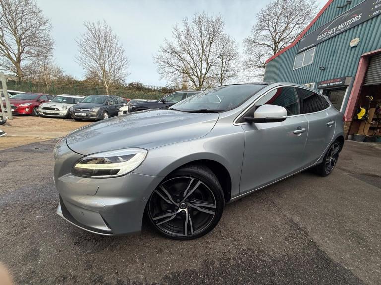 2016 Volvo V40 2.0 T5 R-Design Pro Auto Euro 6 (s/s) 5dr HATCHBACK Petrol Automatic