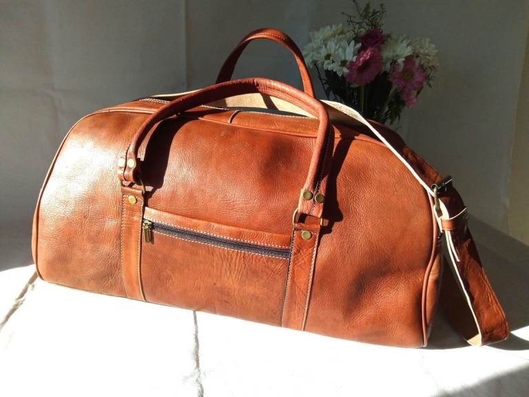 100% Genuine Leather Travel Bag Weekend Bag Gym Travel Hand Luggage ( Sale )