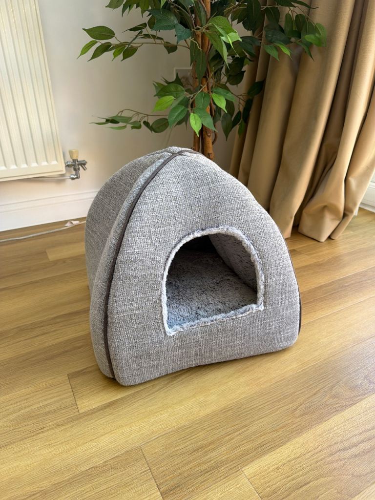 Cats house in grey