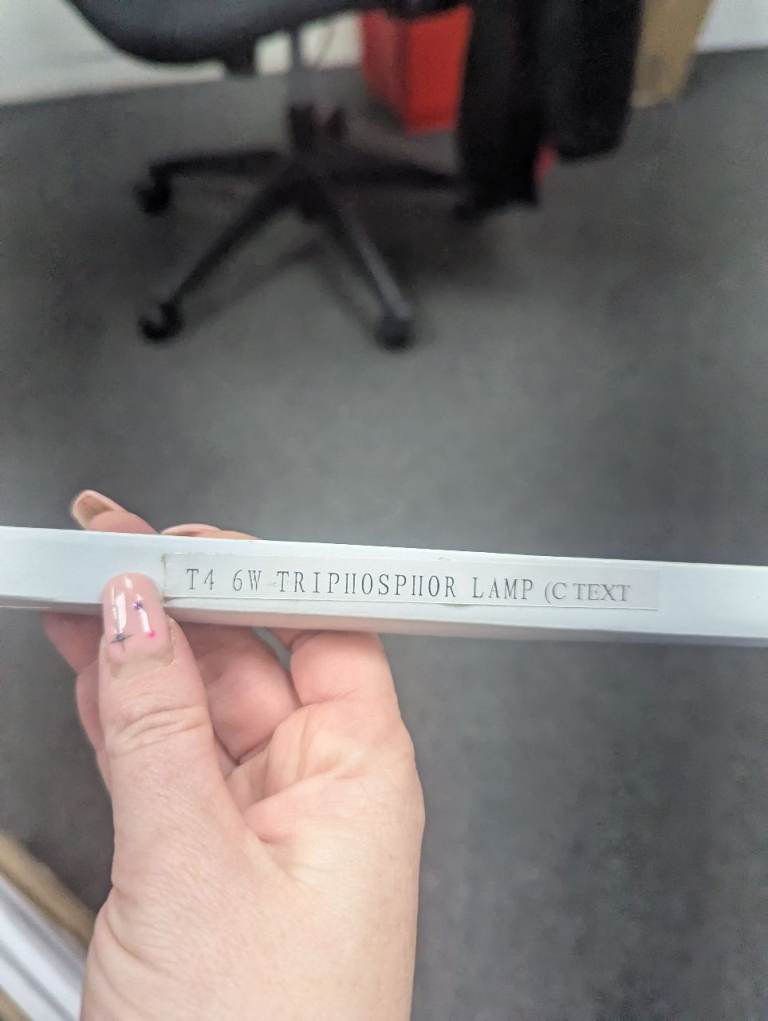 6" 4w Fluorescent Tube - White