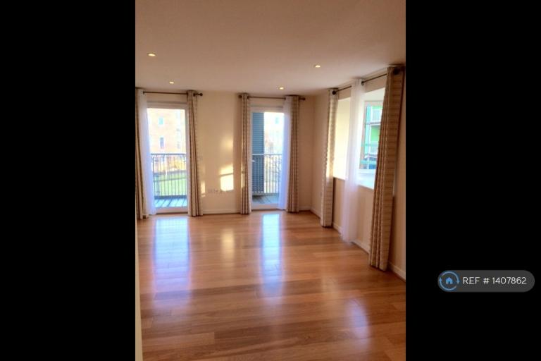 2 bedroom flat in Warren Close, Cambridge, CB2 (2 bed) (#1407862)