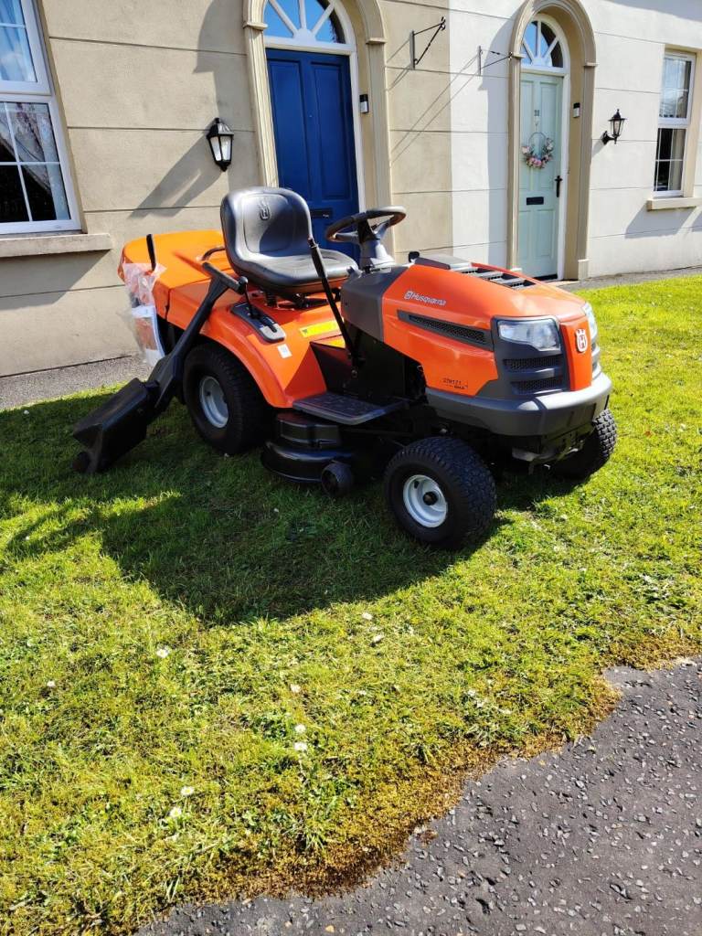 Husqvarna ride on lawnmower 