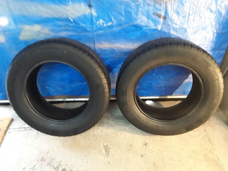 TYRES 215 X 60 X 15 Continentals