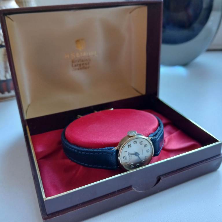 Vintage ladies 1974 corvette swiss 17 jewel 9 carat gold watch boxed hand wind