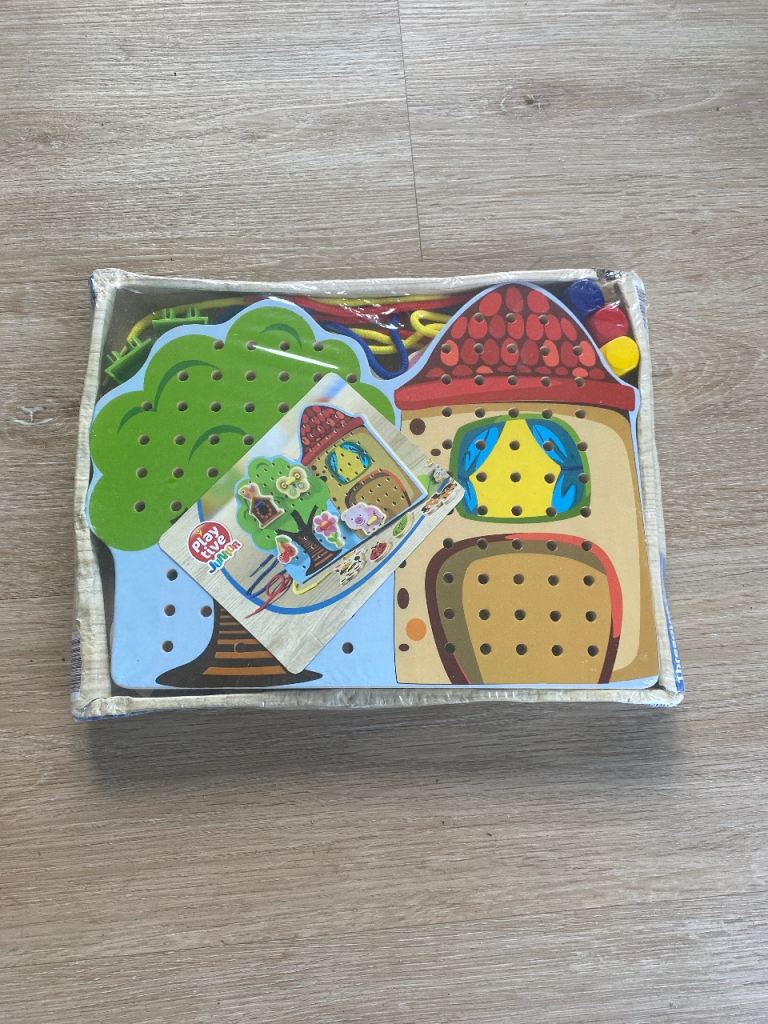 New Wooden Lacing Toy - House & Tree Design for Kids