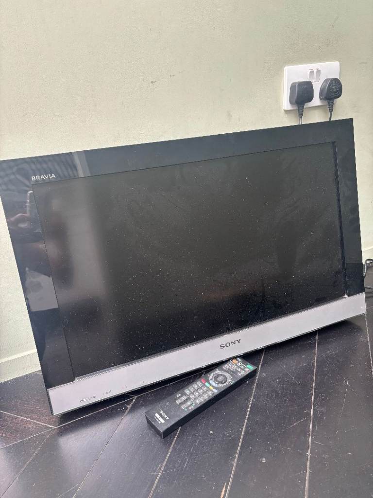 SONY 26 INCH TV - 26EX302
