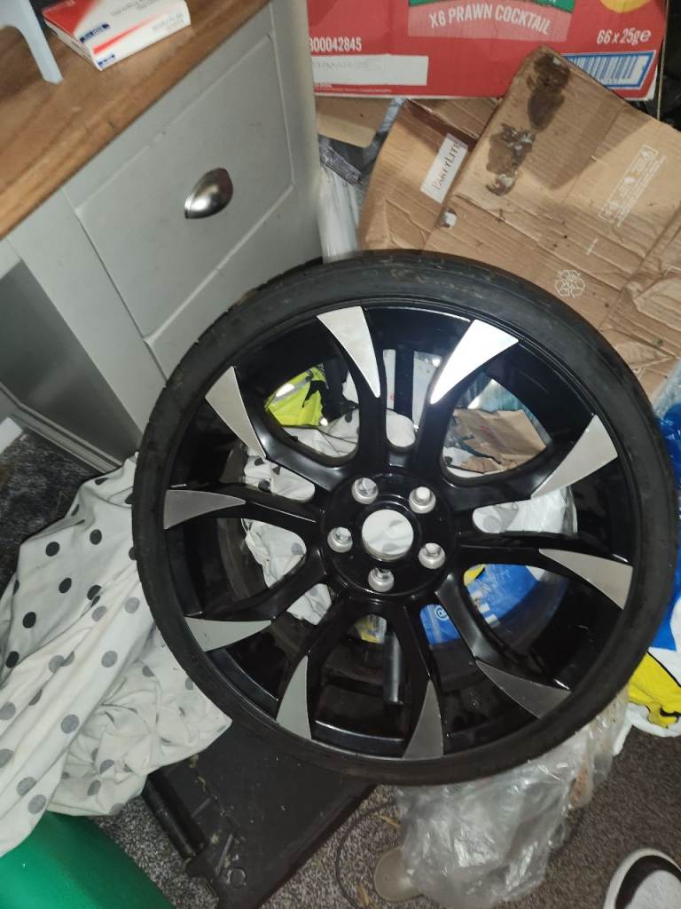 18 inch alloy wheel