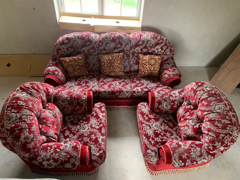 3 seater couch & 2 arm chairs 