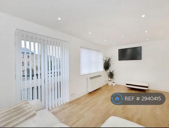 2 bedroom flat in Observatory Mews, London, E14 (2 bed) (#2940415)
