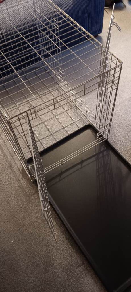 Pet cage 900L x 570 W x 610 H