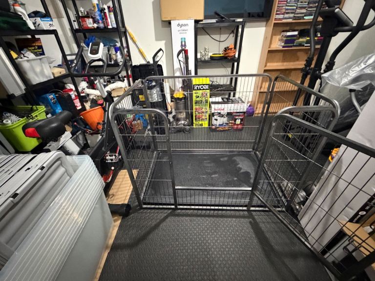 Dog crate 