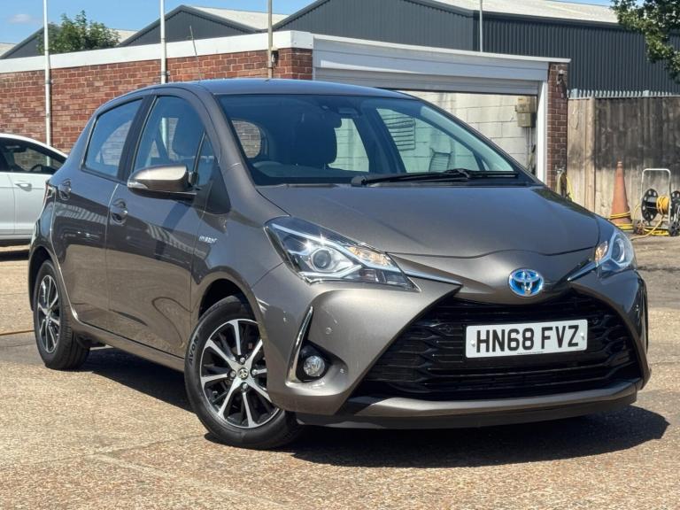2018 Toyota Yaris 1.5 VVT-h Icon Tech E-CVT Euro 6 (s/s) 5dr HATCHBACK Petrol/Electric Hybrid Aut...