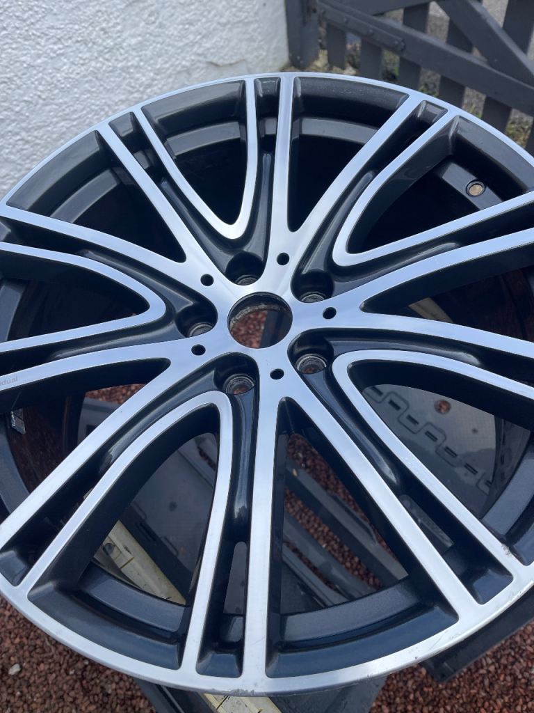 BMW G30 Rear 759i individual 20 inch alloy wheel