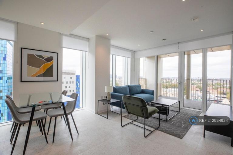 2 bedroom flat in Bouchon Point, London, E1 (2 bed) (#2934934)