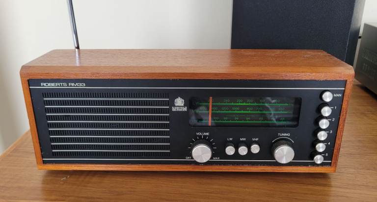 Roberts RM33 Vintage Stereo Radio - Wood Casing, Good Condition
