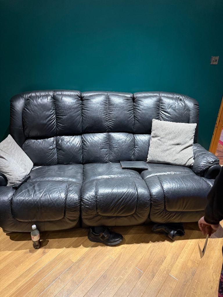 La-Z Boy Lazyboy Full Reclining Suite 3 seater , 2 seater and armchair