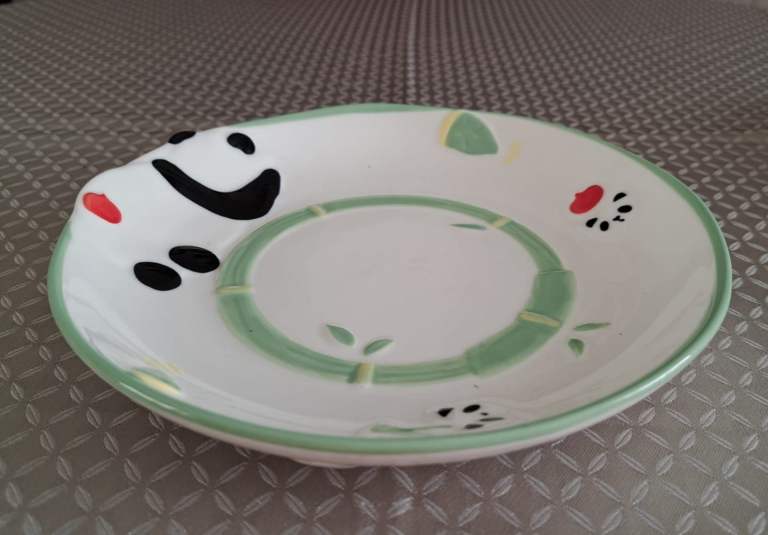 2x plates with 3D decoration, new