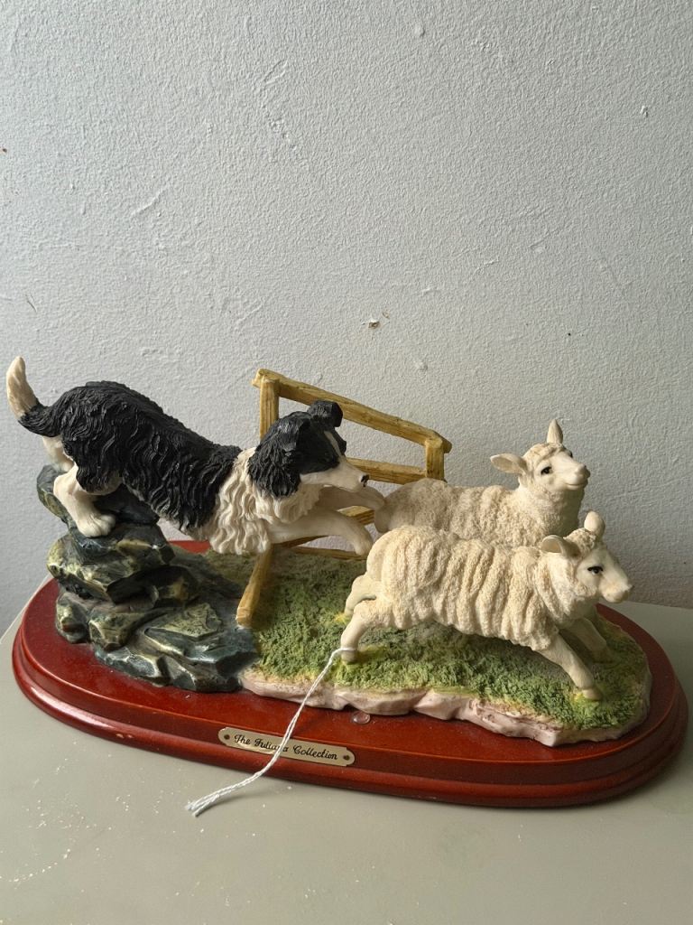 Border Collie Herding Sheep Figurine on Wooden Base – Julia Collection