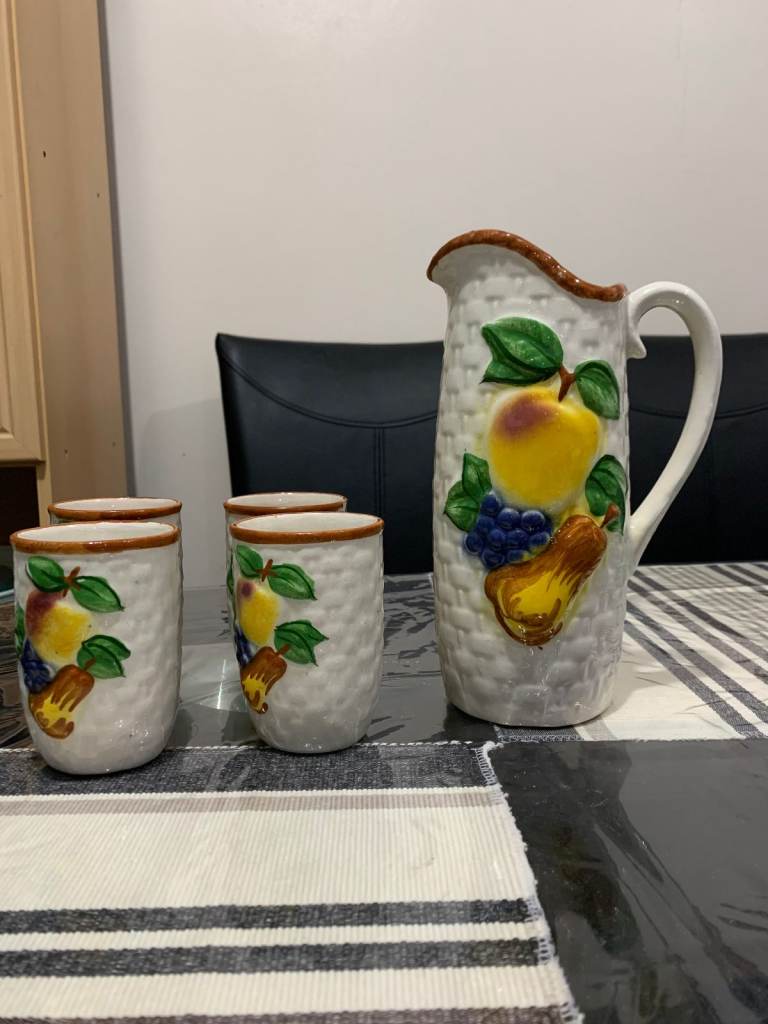 image for BEAUTIFUL VINTAGE 5 PIECE JUICE JAG SET,SIZE PLEASE SEE LISTING.PICK UP SLOUGH