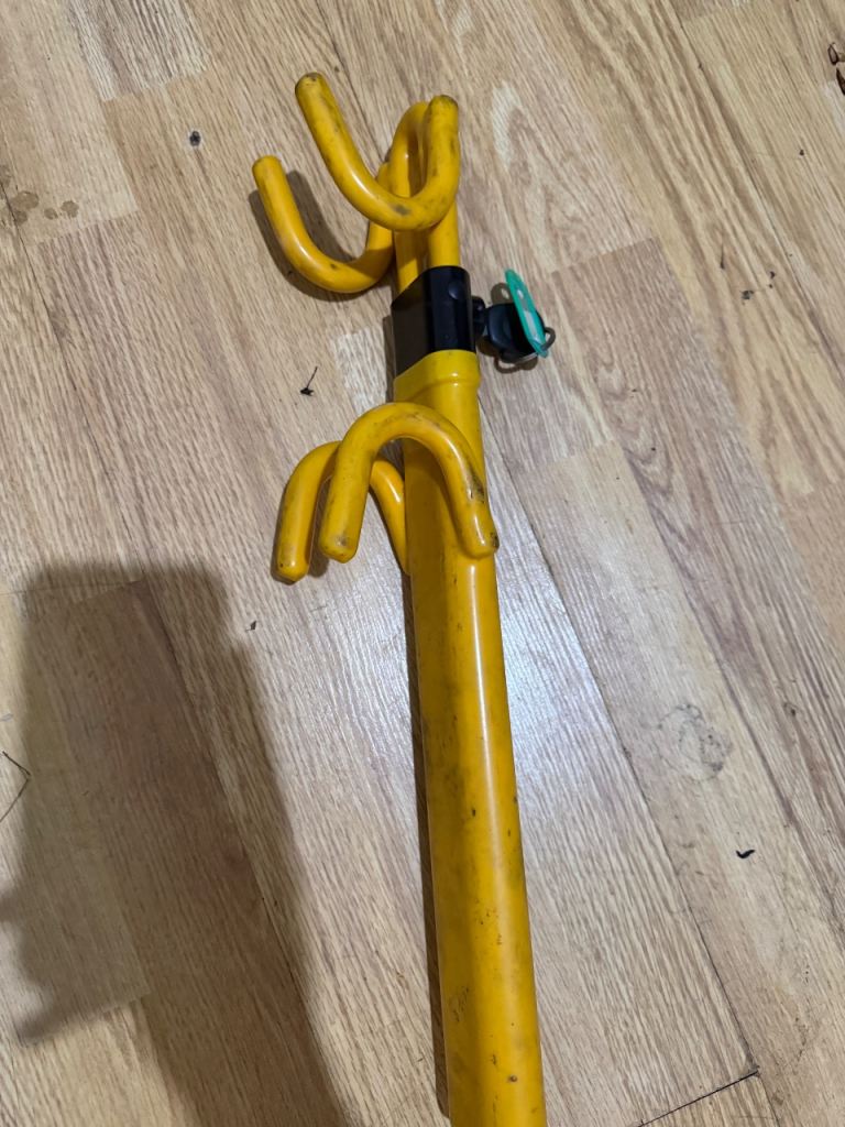 Anti theft car steer lock
