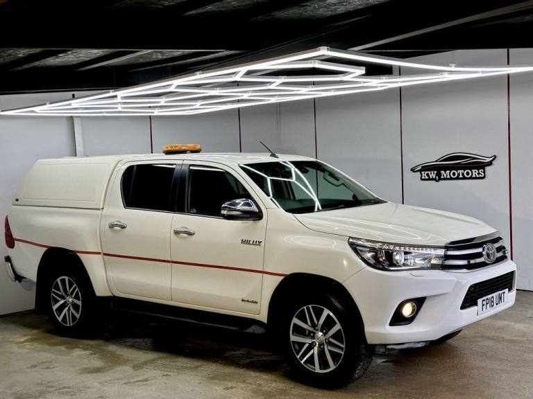 2018 Toyota Hilux 2.4 D-4D Invincible Pickup Double Cab 4dr Diesel Manual 4WD Euro 6 (s/s) (T Pic...
