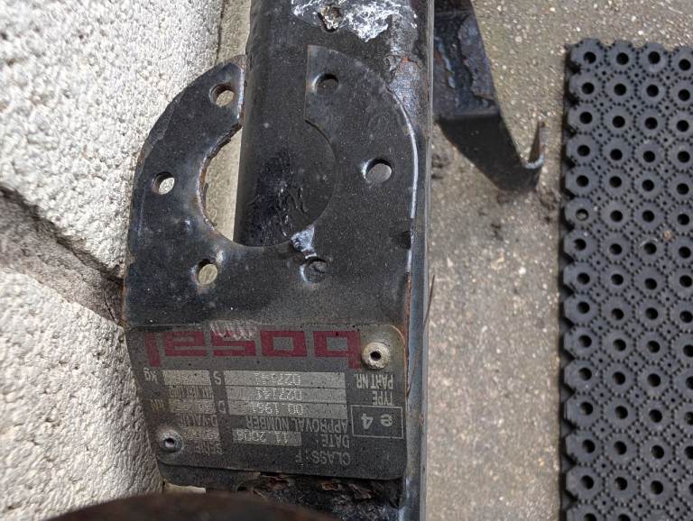 Vauxhall vivaro/traffic/primaster tow bar