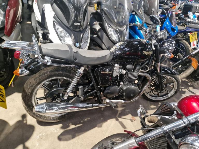 2009 09 TRIUMPH BONNEVILLE 865 CLASSIC NAKED RETRO BLACK NEW MOT