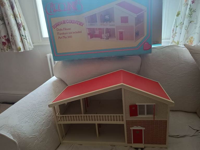 RARE VINTAGE CAROLINES HOME WITH BOX - LUNDBY BARTON DOLLS HOUSE