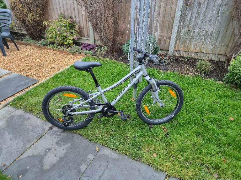 Specialized Hotrock 2017 Kids Bike Excellent Condition New Parts 