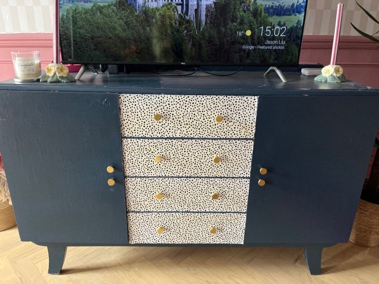 Vintage cabinet/ tv cabinet 