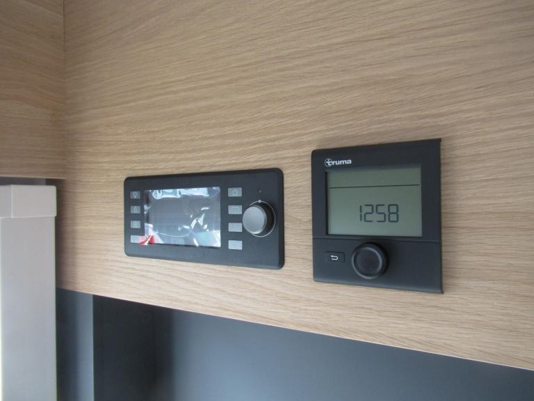 ADRIA CORAL 670 DL 60Y EDITION