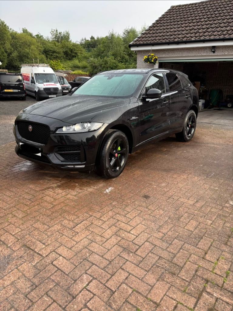 Jaguar F pace R sport Awd 2017