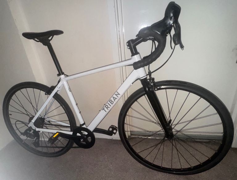 White TRIBAN adults small alloy/steel nine speed road bike pick up SE15 2JR