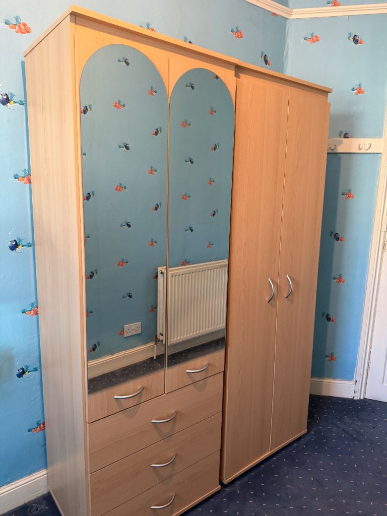 Wooden Wardrobe with Mirrored Doors and Drawers – Good Condition