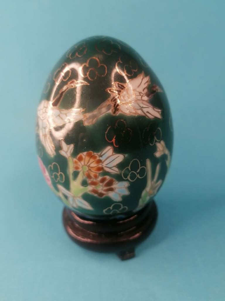 Vintage Chinese Hand Painted Egg with Stand. (Birds and Flowers). 