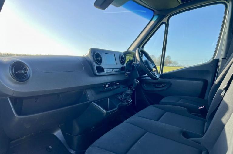 MERCEDES-BENZ SPRINTER 2.0 315 CDI L2 H2 Utility Spec With A/C White Manual Dies