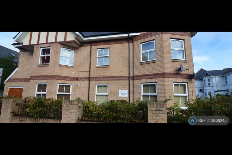1 bedroom flat in Iddesleigh Road, Bournemouth, BH3 (1 bed) (#2866245)