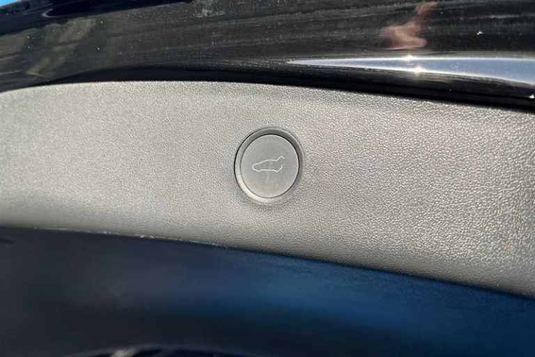 2022 Tesla Model 3 Standard Range Plus Saloon 4dr Electric Auto RWD (241 bhp) Saloon Electric Aut...