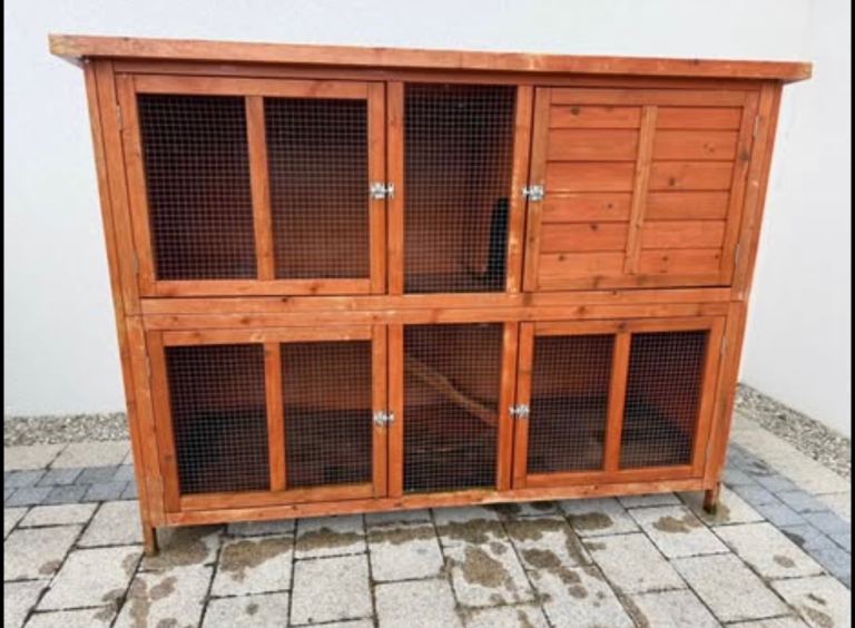 Rabbit hutch including hutch rain cover, garden run, water bottle, food bowl, sawdust/hay etc